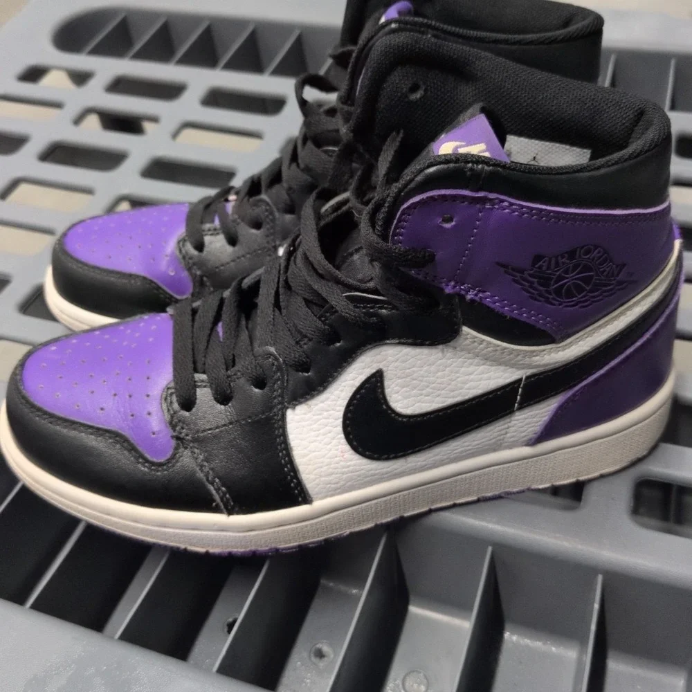 Nike Air Jordan 1 Retro High OG Court Purple 555088-501 Purple Black White